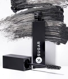 SUGAR Cosmetics Blacklash Volumizing Mascara - 01 Black Up